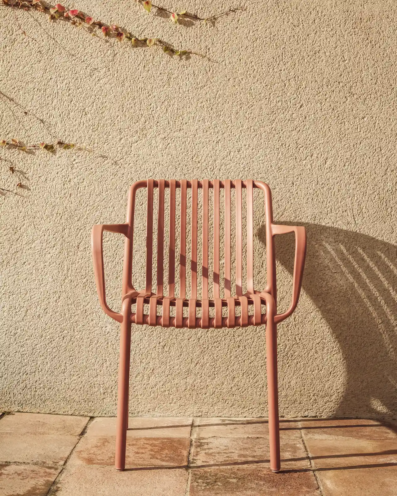 Stapelbarer Outdoor-Stuhl Isabellini in Terrakotta - Image 2