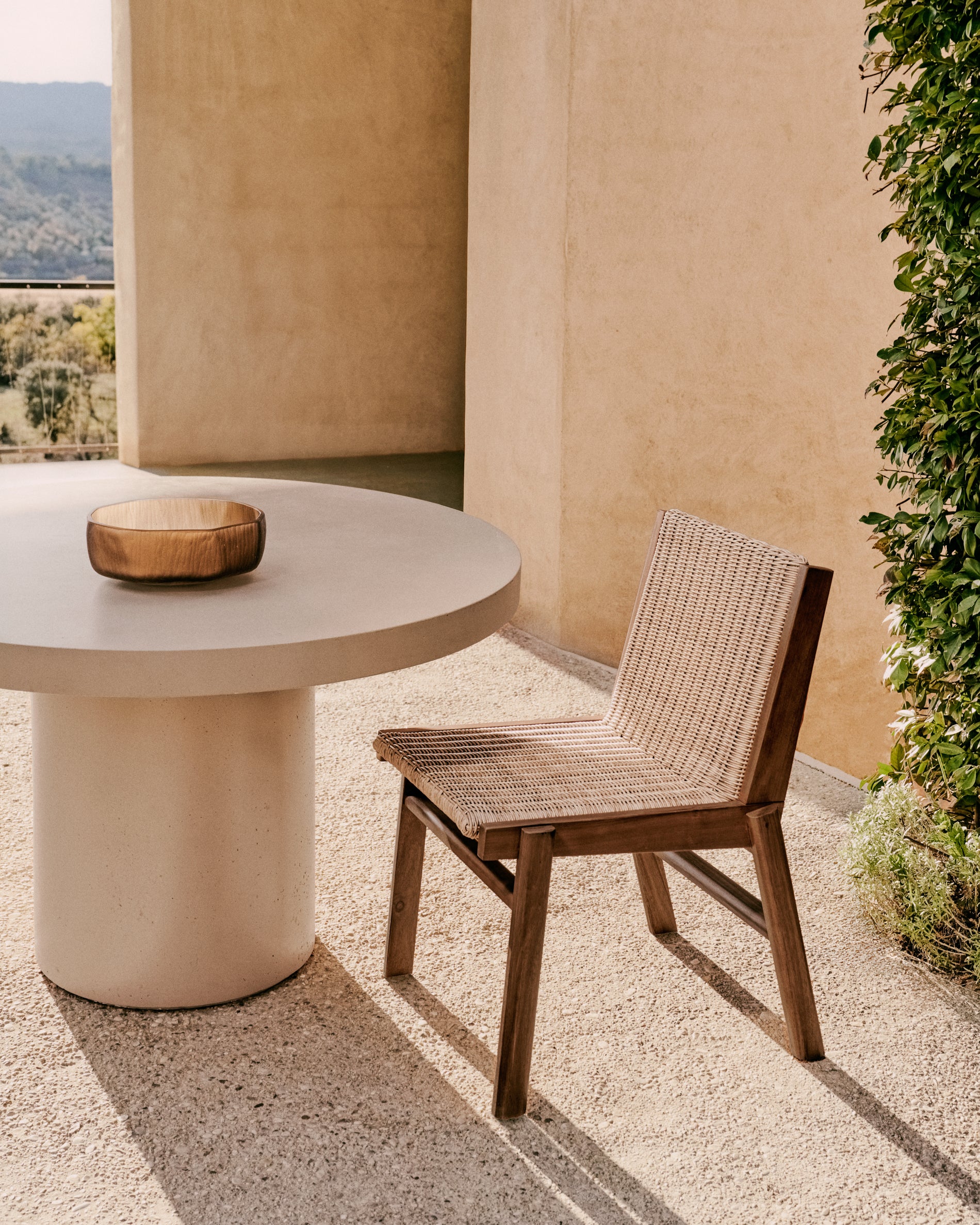 Stuhl Itani aus massivem Teakholz und synthetischem Rattan FSC 100% - Image 3