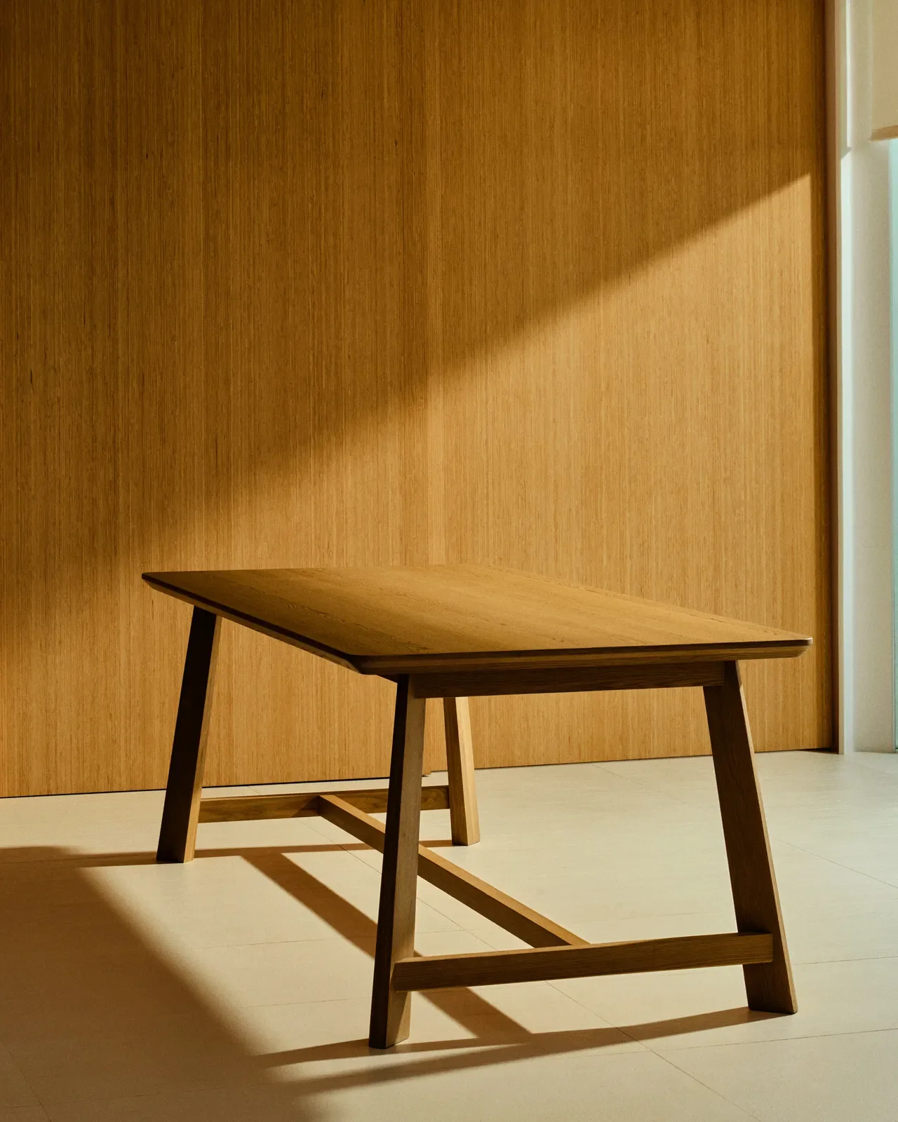 Tisch Idun aus furniertem und massivem Eichenholz mit Finish in natürlichem Farbton FSC Mix Credit 220 x 100 cm - Image 2