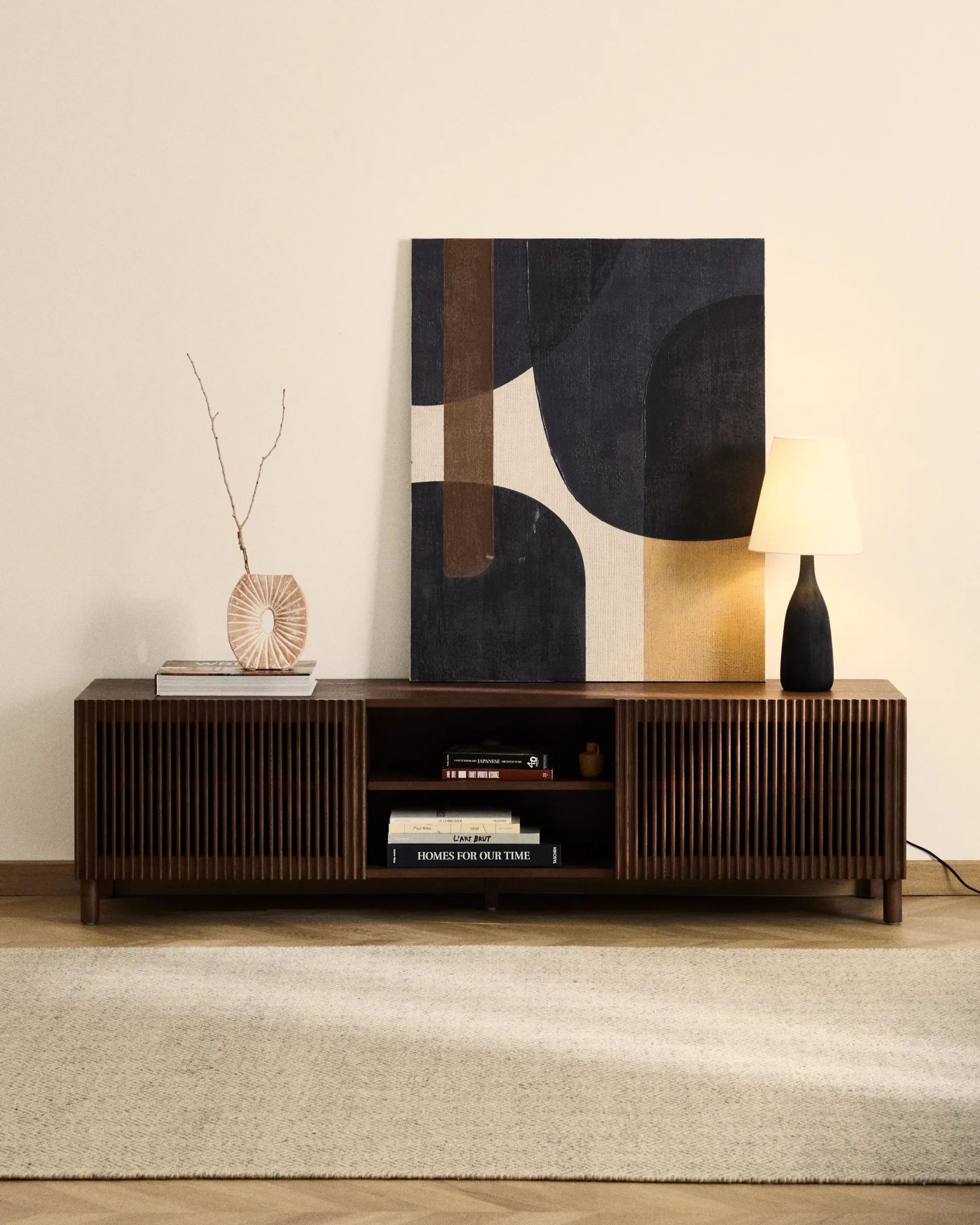 TV-Möbel Beyla aus Furnier und Massivholz aus Esche mit nussbaumfarbenem Finish 180 x 49,5 cm FSC 100% - Image 2