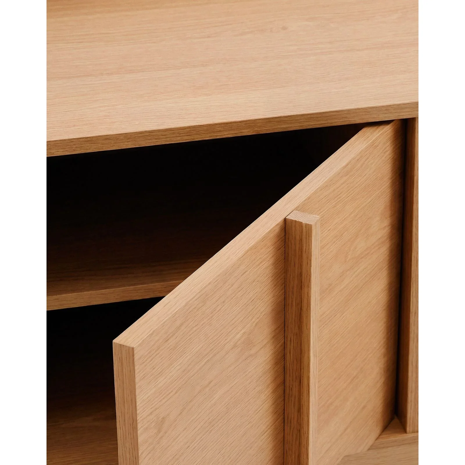 TV-Möbel Onix aus Eichenfurnier mit Naturton-Finish 200 x 45 cm FSC Mix Credit - Image 7