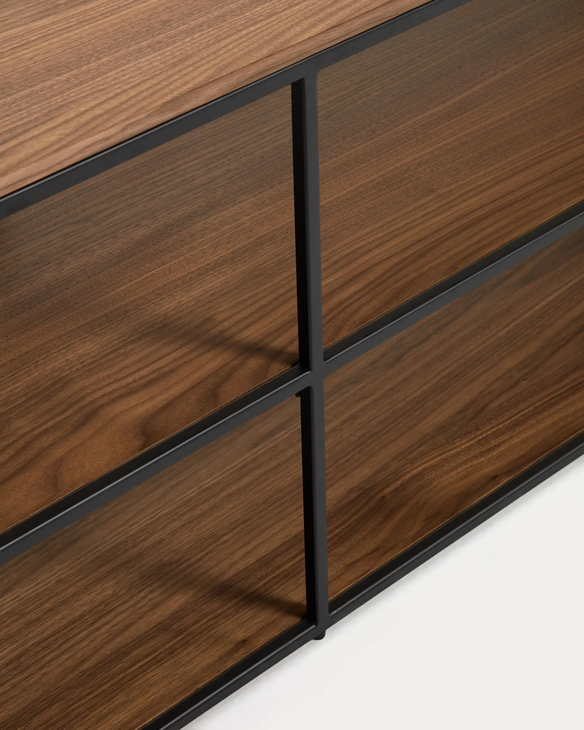 TV-Möbel Yoana aus Nussholzfurnier und schwarz lackiertem Metallgestell 160 x 40 cm - Image 5