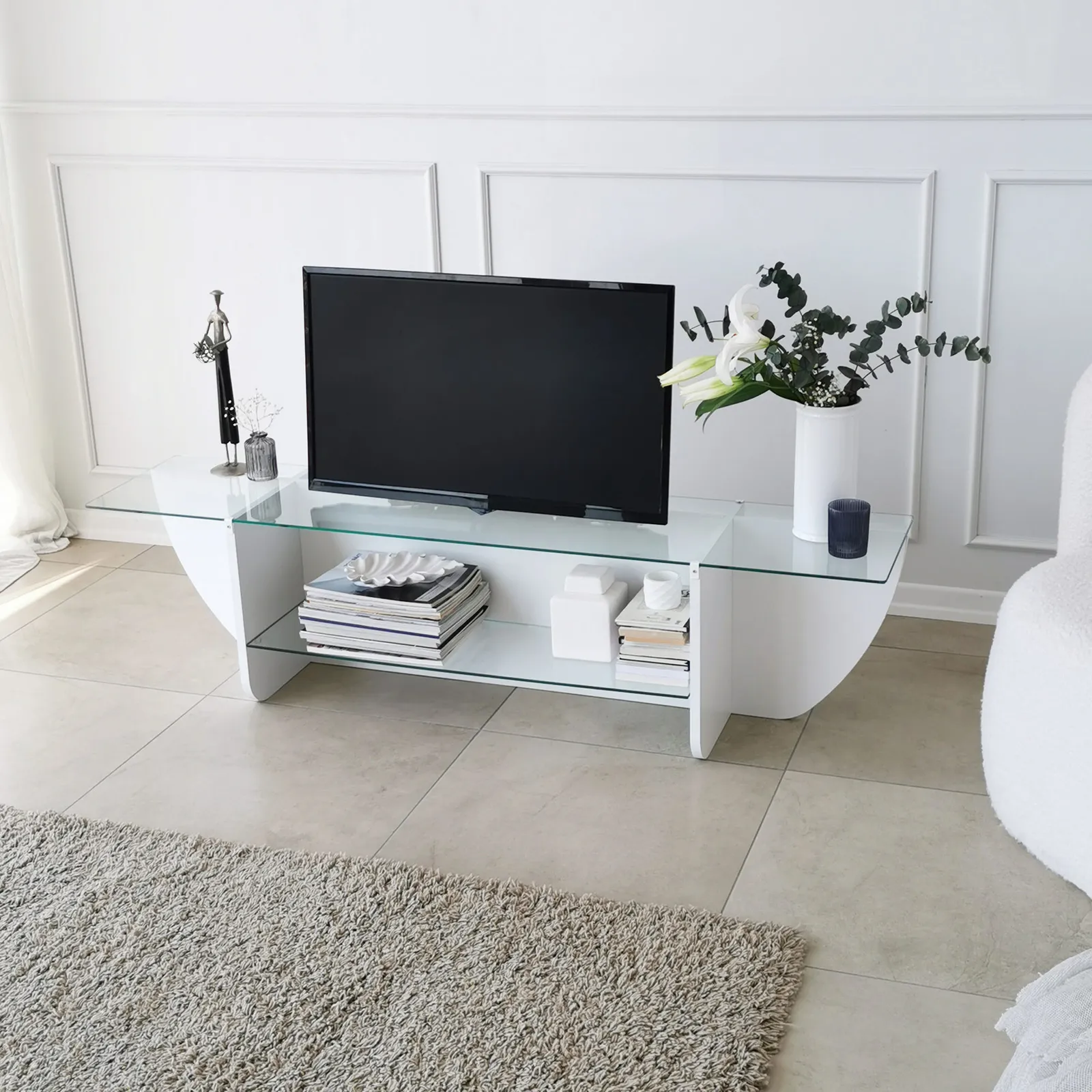 TV-Schrank Lily aus melaminharzbeschichteten Holz und gehärtetem Glas, 158×35×40 cm - Image 3