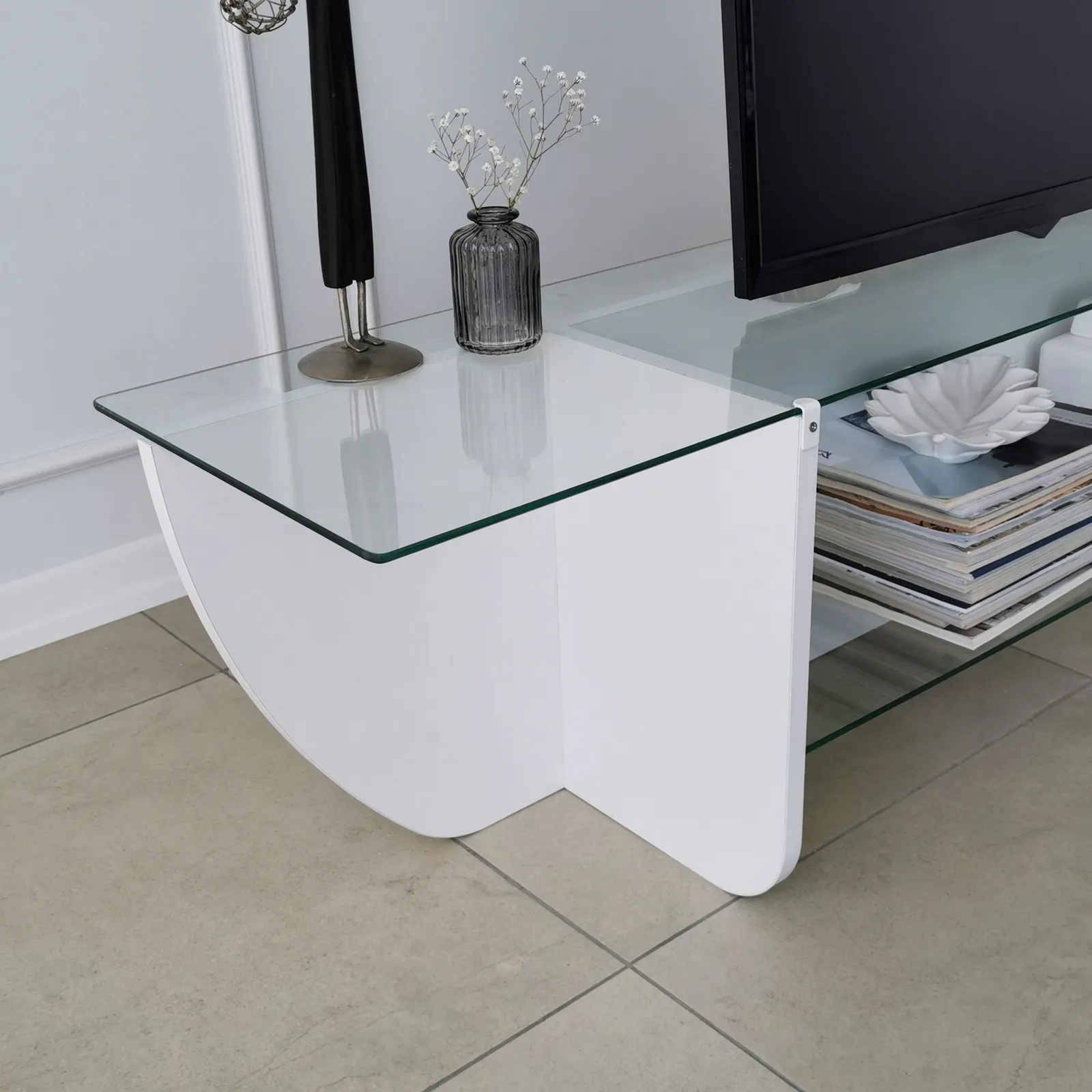 TV-Schrank Lily aus melaminharzbeschichteten Holz und gehärtetem Glas, 158×35×40 cm - Image 7