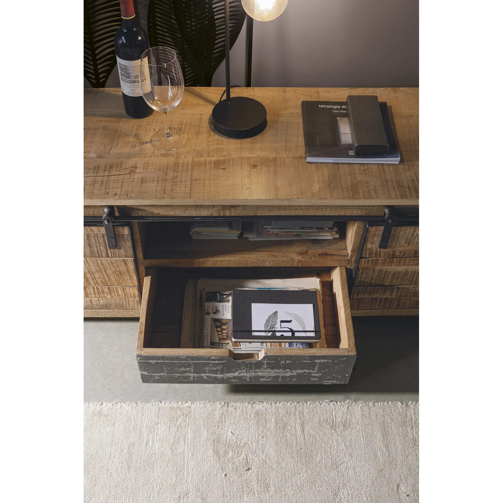 TV Sideboard Tudor mit 2 Türen und 1 Schublade - Image 3