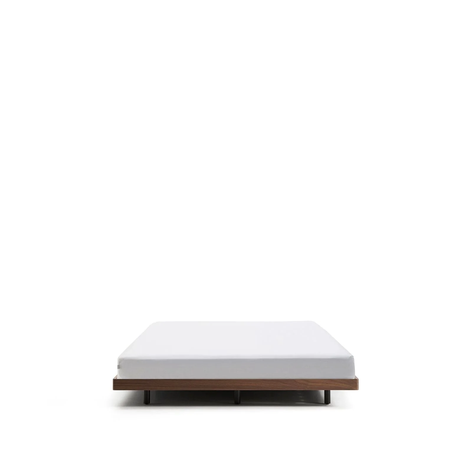 Unterbau Norlen aus Nussbaumfurnier mit dunklem Finish für Matratzen 160 x 200 cm FSC Mix Credit