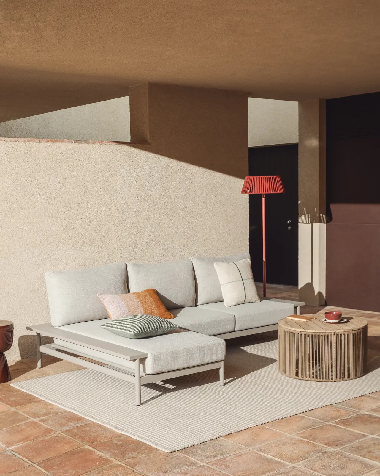 Vathi 3-Sitzer-Sofa aus Aluminium mit linker Chaiselongue in Taupe 250 x 159 cm - Image 2