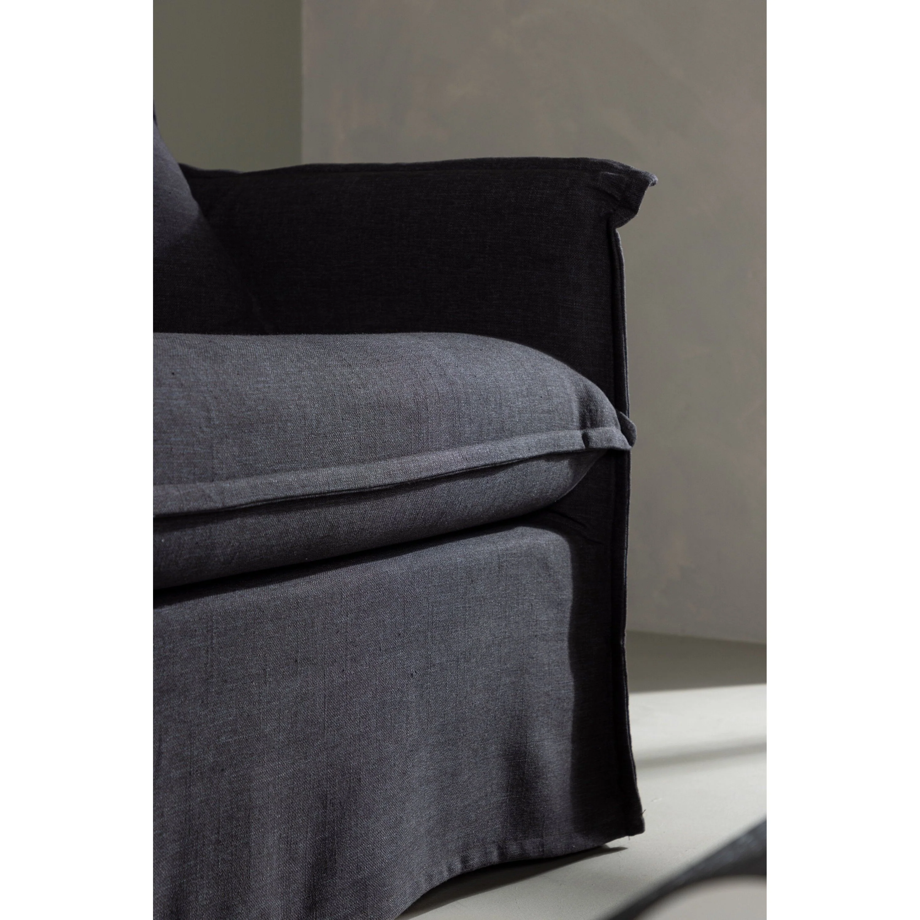 Nova 3-Sitzer Sofa Holz/ Schwarzer Stoff - Image 5