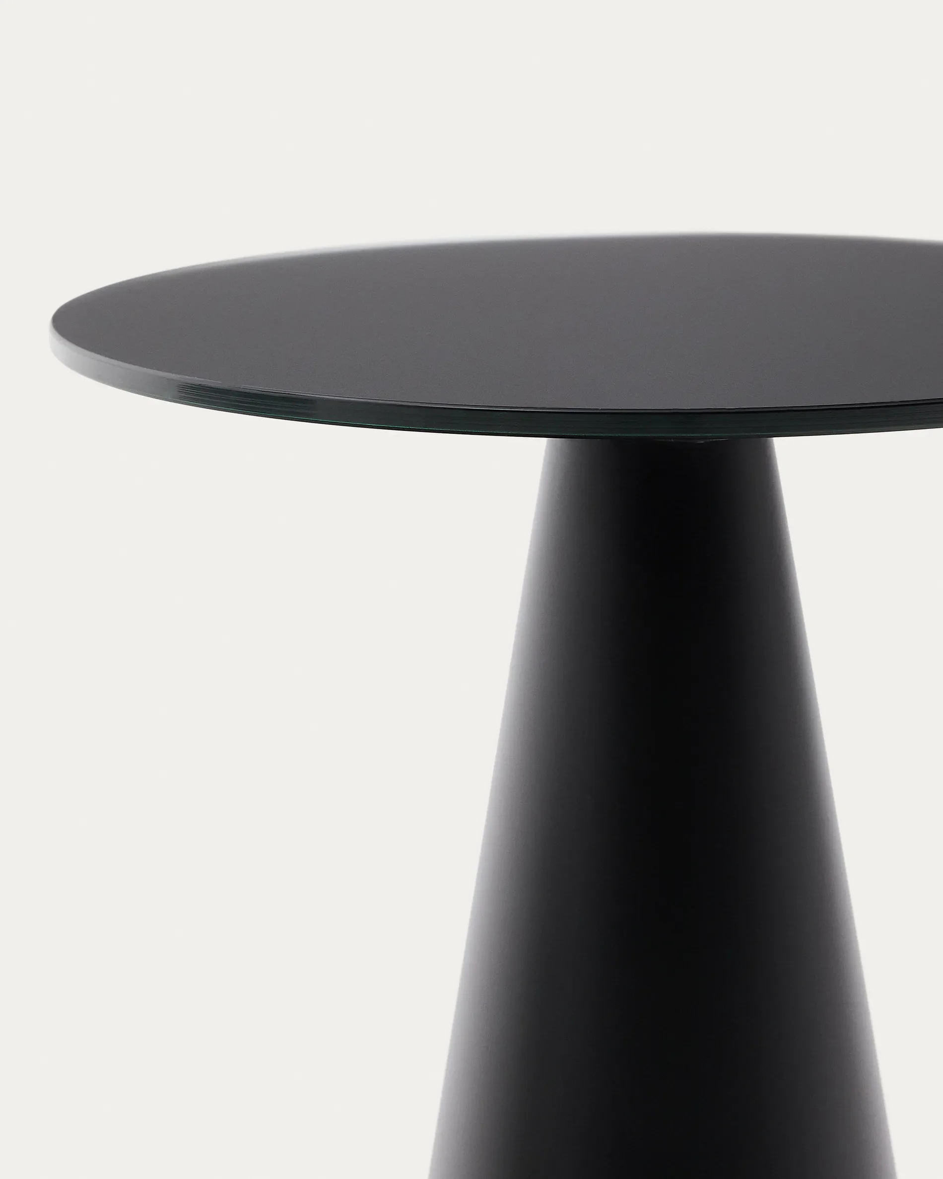 Wilshire Beistelltisch aus gehärteten Milchglas und Stahl matt schwarz lackiert Ø35 cm - Image 5